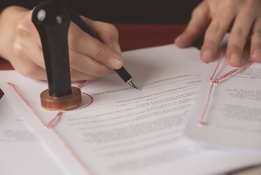podpisywanie dokumentów u notariusza